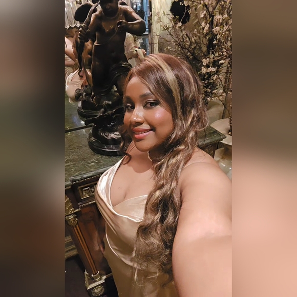 Late Night Show with Tasiscloset & Luxalldayllc amazing deals on Luxury & more🔥 - Picture 5 of 11